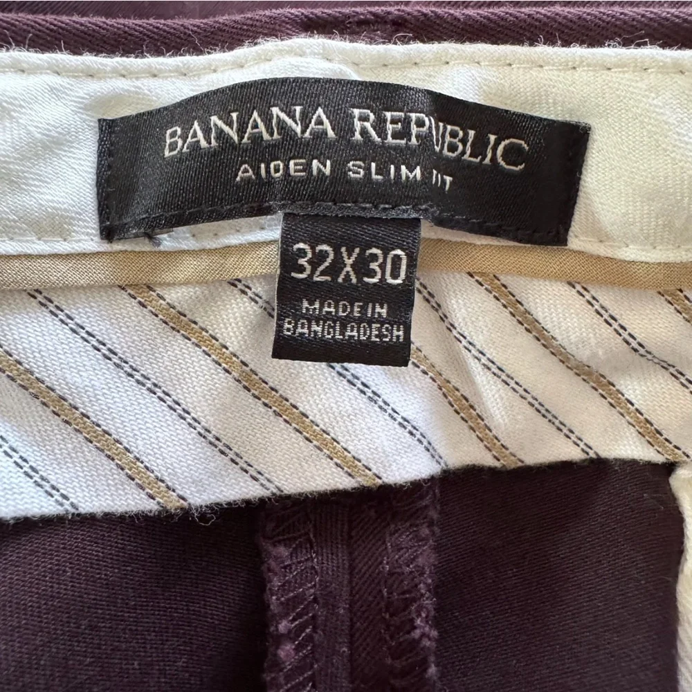 Banana Republic Aiden Slim Fit Men's Chinos in Plumb Size 32x30